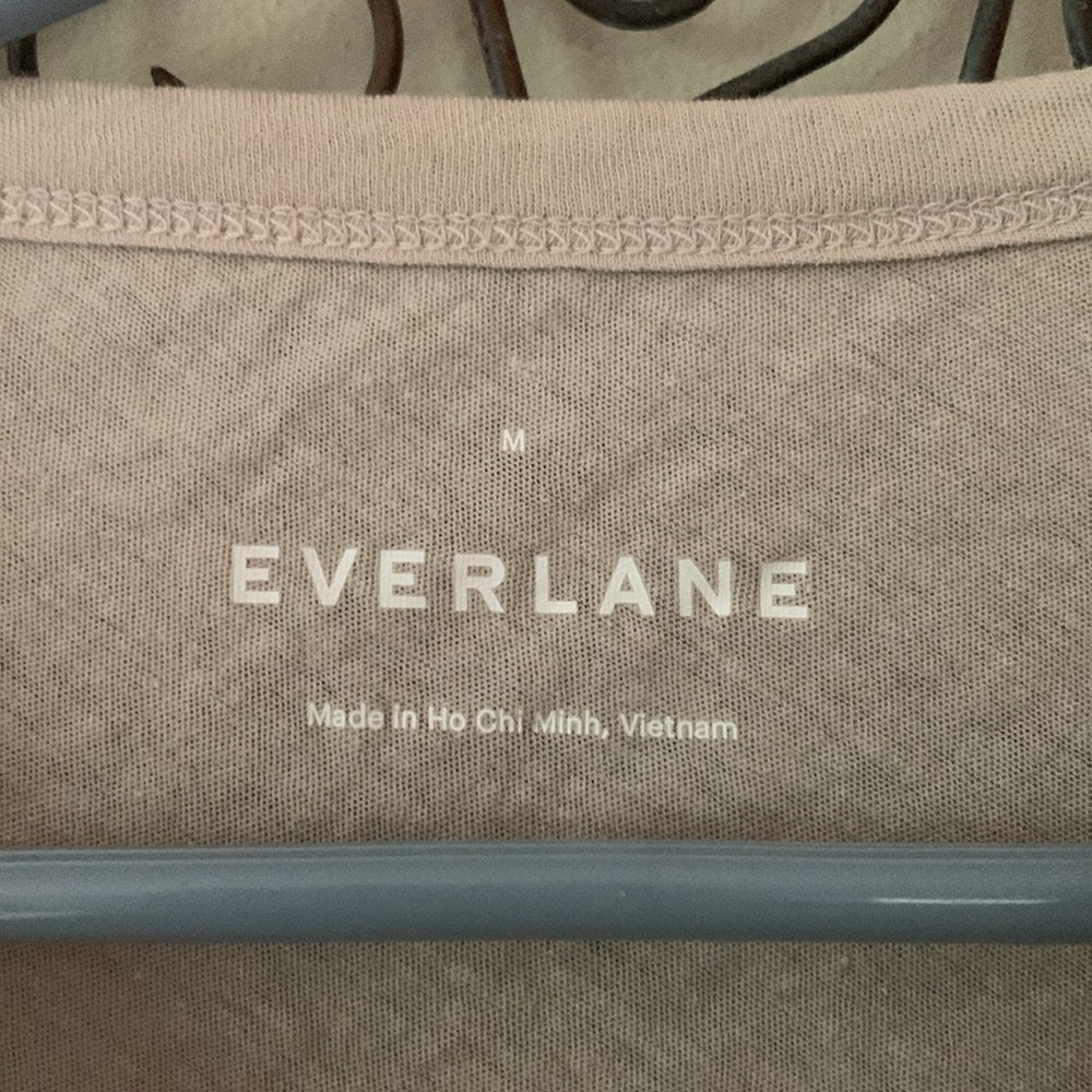 Everlane tissue tee - Picture 2 of 2
